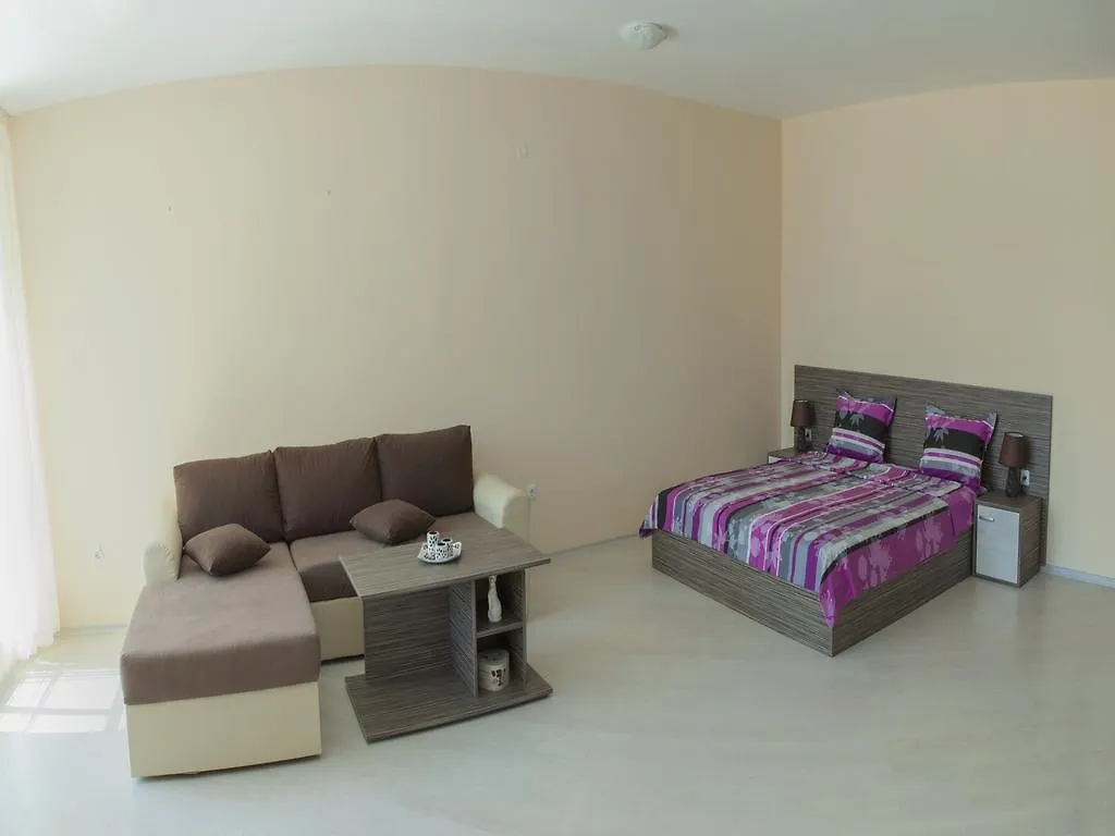 Mirena Rose Garden Family Studio Aparthotel Sunny Beach