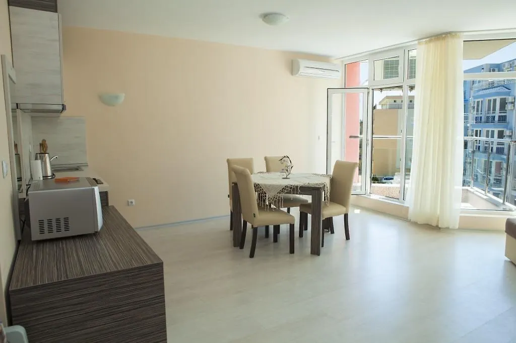 Mirena Rose Garden Family Studio Aparthotel Sunny Beach
