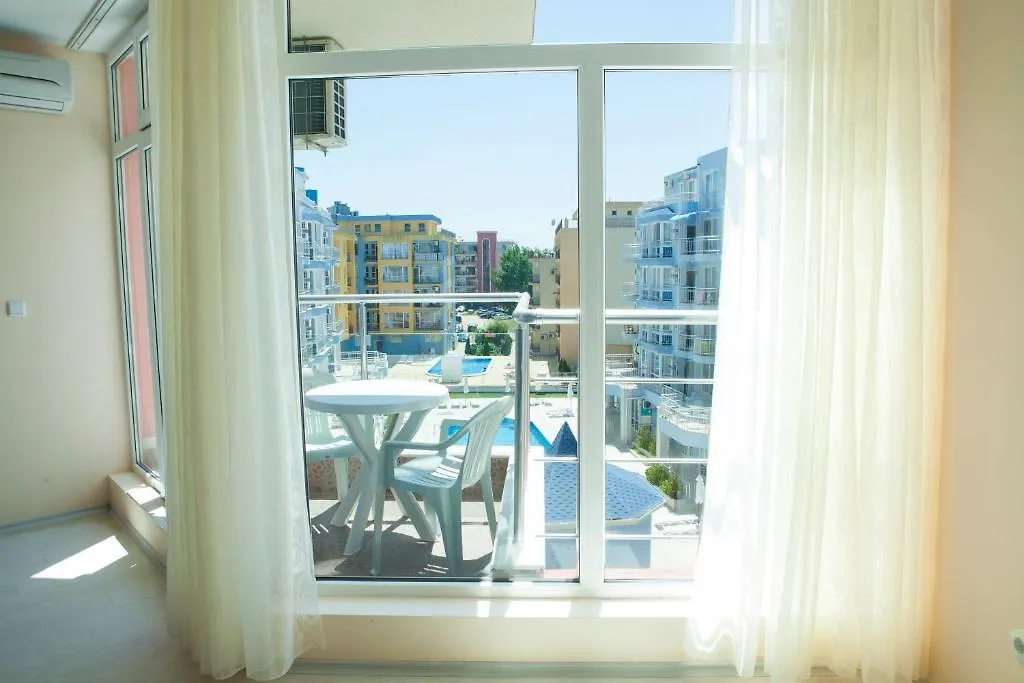 Mirena Rose Garden Family Studio Aparthotel Sunny Beach 4*,