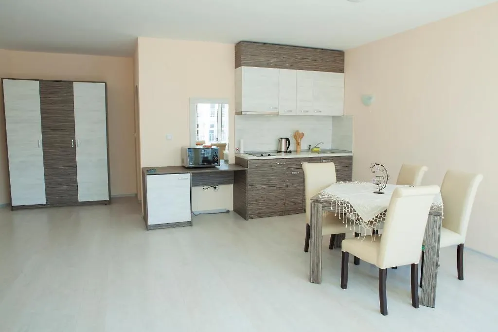 Mirena Rose Garden Family Studio Aparthotel Sunny Beach